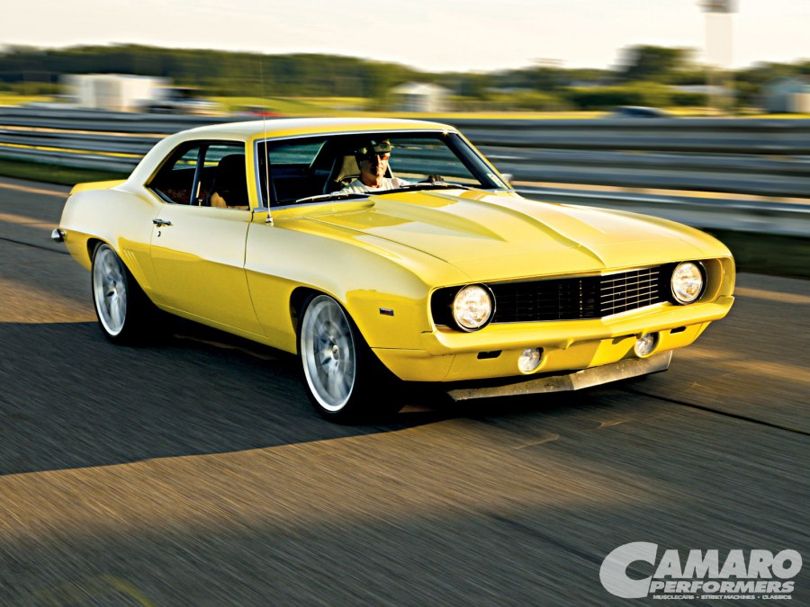 camp-0910-01+pro-touring-1969-camaro+track-run