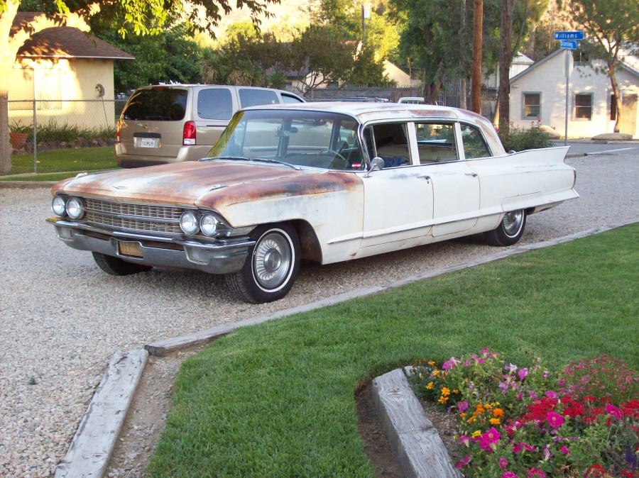 Here's the Caddy, in all her patina glory. 